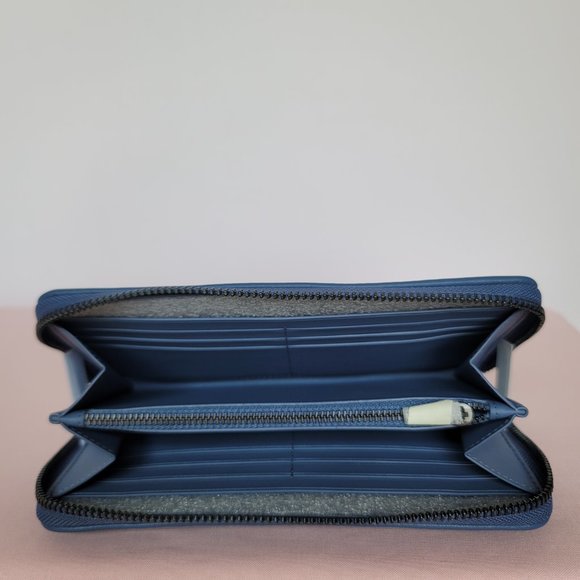 COACH Quilted Soft Smooth Leather Accordion Zip-Around Wallet- Washed Chambray ⭐ - Picture 13 of 16